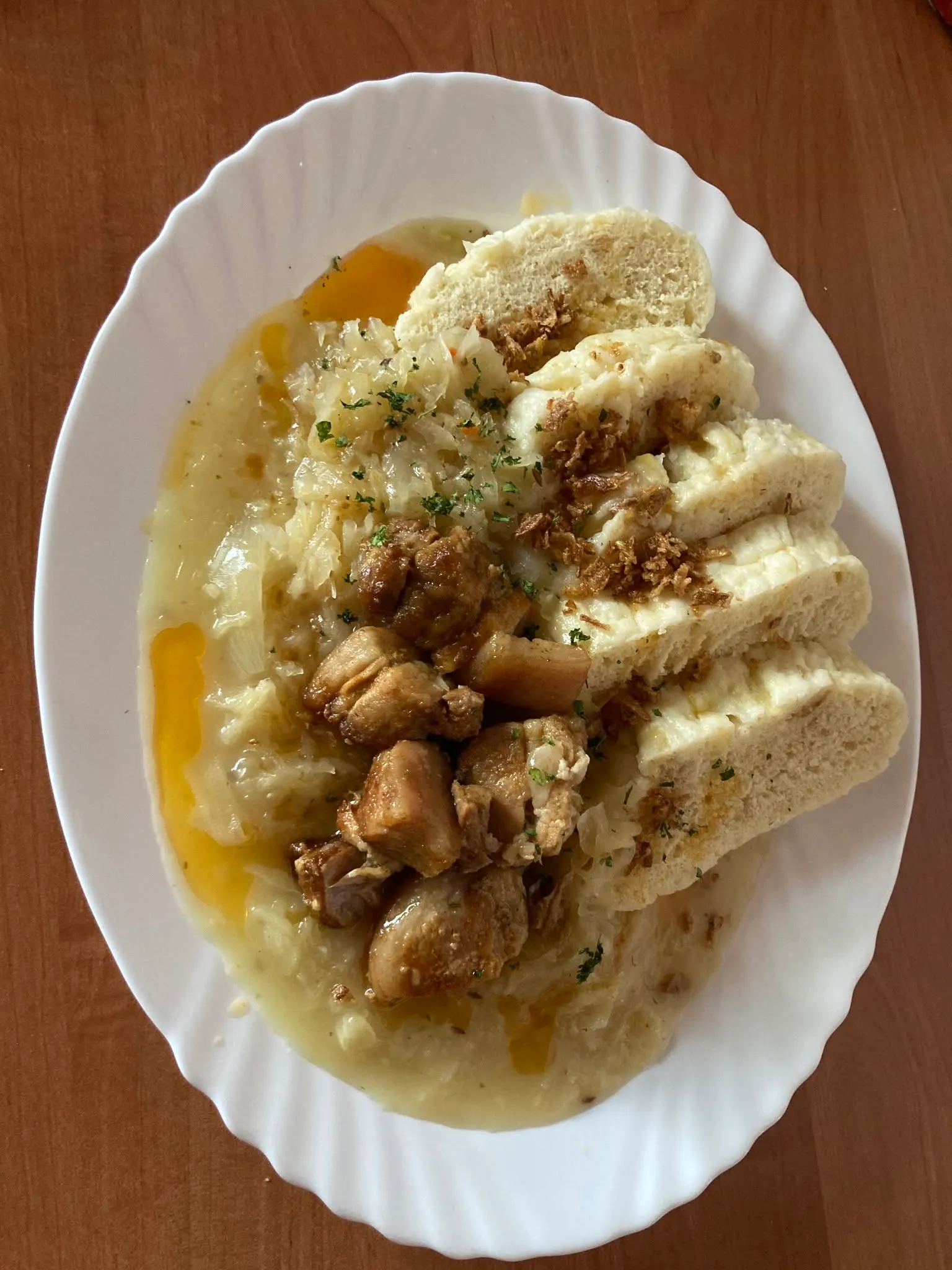 Výpečky s knedlíkem a zelím — ukázka denního menu